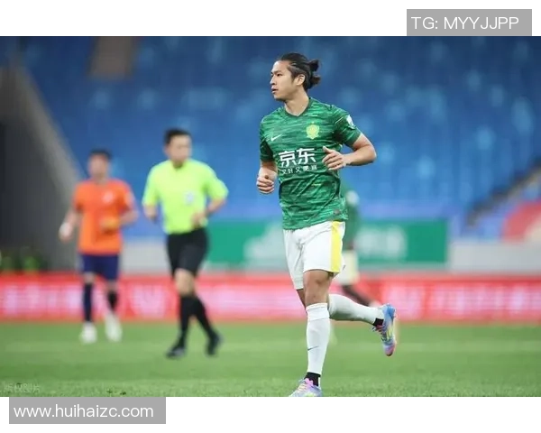 亚冠剧烈抵触！张玉宁遭“胯下之辱”，法比奥暴怒，6人相互推搡